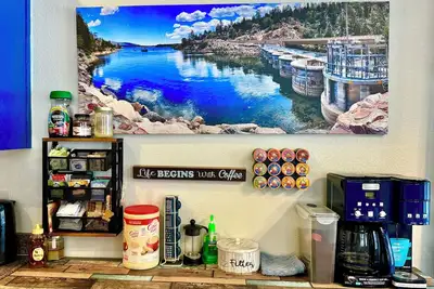 Image de Your Home Away From Home — Cozy, Comfy & Fun for All Ages near Big Bear