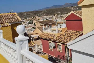 Image de Villa Havre de paix à Camposol avec piscine et terrasse!