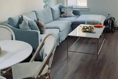 Image de 2 Bedroom 2. 5 bath Cottage on Government Street, walk to downtown Ocean Springs