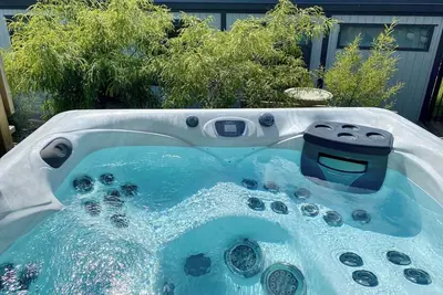Image de 2 Bedrm Tiny Home Retreat with Hot Tub - Sleeps 4