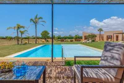 Image de Maison de vacances 'Finca Thalassa' avec vue sur les montagnes, Wi-Fi et climatisation