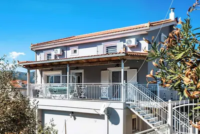 Image de Appartement \"J and D House\" avec vue sur les montagnes, Wi-Fi et climatisation
