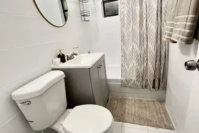 Image de Beautiful & Central Cozy Home!