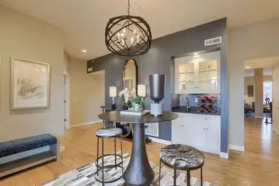 Image de Luxury Lancaster Downtown Condo - 3 blocks from Central Market!