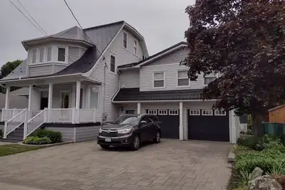 Image de Luxury Two Bedroom Apartment- Walk to Go Station and downtown Georgetown