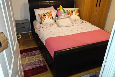 Image de 2 Bed London Apt - Dual Ensuite - Free Parking