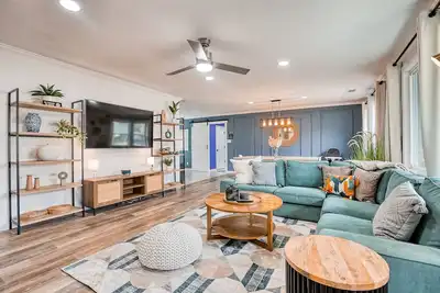 Image de The Mariner's Rest | Near Downtown! | Game Room!