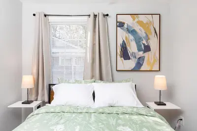 Image de Feels Like Home, 4 mins to Arts District and close to all in quiet neighborhood