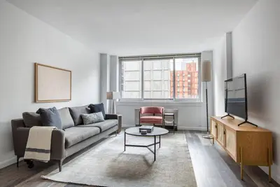 Image de Beautiful Les 1br w/ Elevator & W/D, nr Green Space, by Blueground