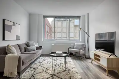 Image de Stellar Les 2br w/ Doorman, W/D & Gym, nr Park, by Blueground