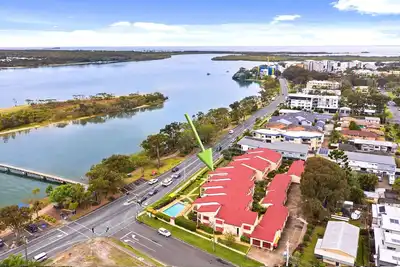 Image de Unwind by the River - Your Waterfront Holiday Oasis