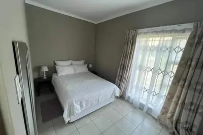 Image de Qiloane Court: 3 Bed Apartment