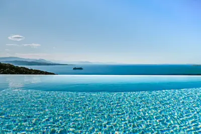 Image de Create unforgettable memories in an exclusive villa with an infinity pool