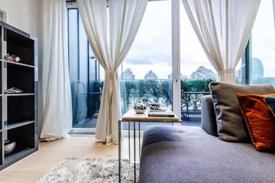 Image de Beautiful riverside apartment