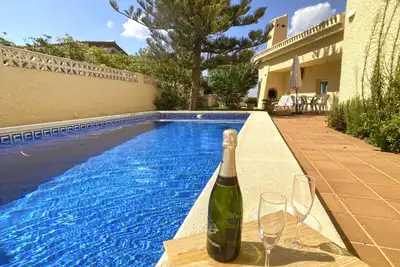 Image de Impressionnante villa avec piscine privée en première ligne de la Mar Menor.