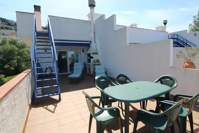 Image de Pineda H - Ático dúplex con vistas al mar, cerca de la playa del Cau del Llop.