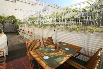 Image de Appartement moderne près de la plage avec piscine, climatisation et terrasse à Llançà