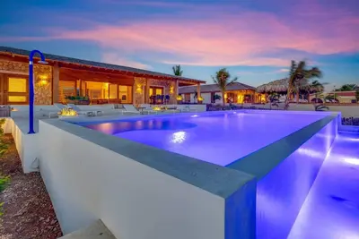 Image de Kas Très: Oceanfront, Infinity Pool, 12 Guests