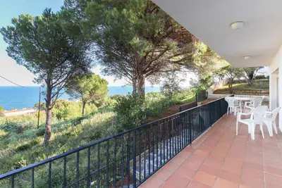 Image de V. FANÉ Esq - Casa con jardín y vista mar en Llançà acabada de reformar