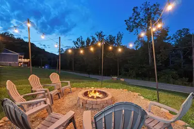 Image de Riverview Retreat - Riverfront Cabin • Private Dock • Hot Tub • Game Loft