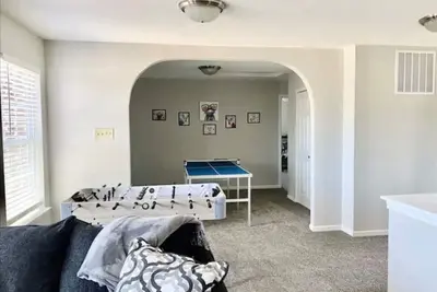 Image de 5 minutes to Grand Park/Carmel/King Beds/Office