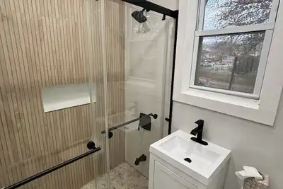 Image de Private Cozy Apartment  - Walking Distance from LaGuardia Airport