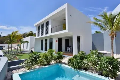 Modern apartment with a view of the Spanish Water.