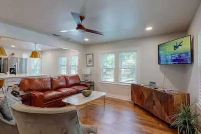 Image de Lux Stay | 2 Exclusive Units | 1 mile to At&T