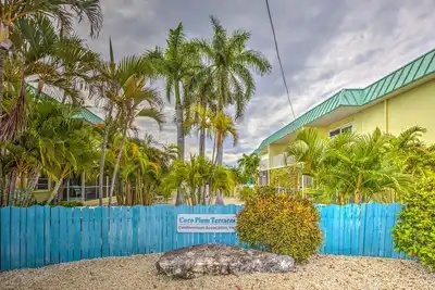 Cute Corner Condo in Coco Plum! Dockage! Pool! Well-Equipped!