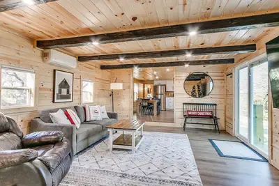 Image de Escape the Chaos: Your Family's Rural Retreat (With Wi-Fi! )