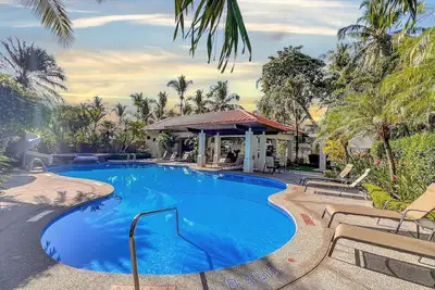 Image de Villa en bord de mer avec toit-terrasse privé — Vues sur l’océan et la montagne