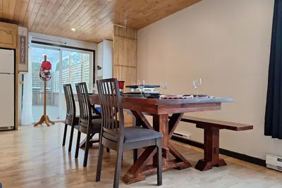 Image de Ô Ruisseau avec Spa - Détente, Spacieux, Foyer int/ext et Trois-Lacs accessible