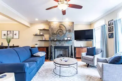 Image de Stunning Views + Roof Deck | Free Parking