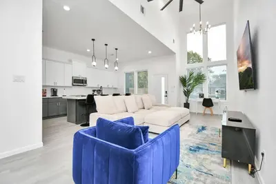 Image de New! Modern 3br/2ba Near Downtown|Foosball/Netflix