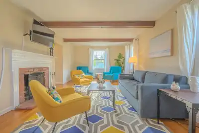 Image de 4-Bed Home Near Newport, Beaches & Military Base on Aquidneck Island