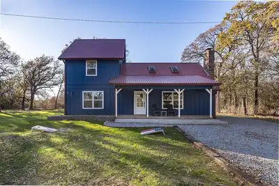 Image de Discover relaxation in Marietta's cozy 3-bedroom cabin near WinStar