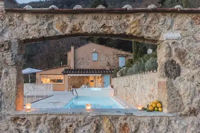 Image de Villa / Independent home à Camaiore avec 4 chambres à coucher, 8 couchages