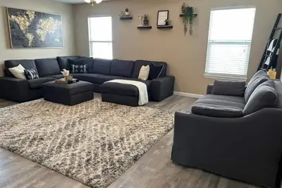 Image de The Black and Gold House