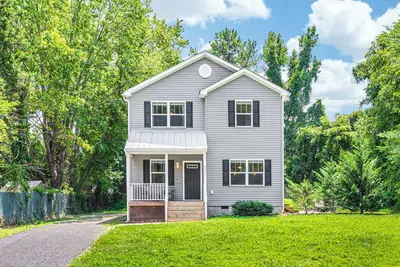 Image de Modern Retreat Near Pnc Arena and Nc State - Your Ultimate Raleigh Getaway!