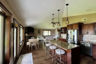 Image de Sandy Bottom Lake Home - Beautiful Views Steps from the Beach!