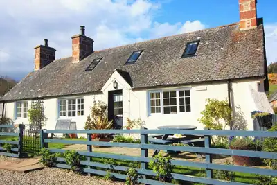 Image de White Cottage - Uk7679