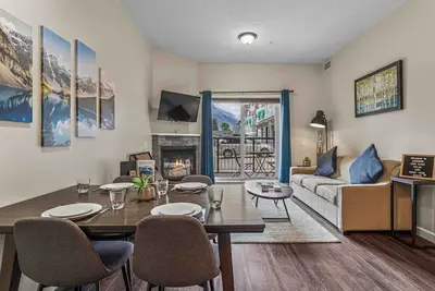 Image de King Bed | Pool w/slide | Mountain Views | Hot Tub