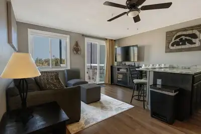 Image de Ml 323: Winter Serenity | King Bed & Perfect Basecamp for Ski Fun