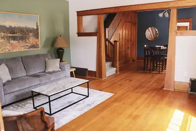 Image de “The Frank” Townhouse in McCook