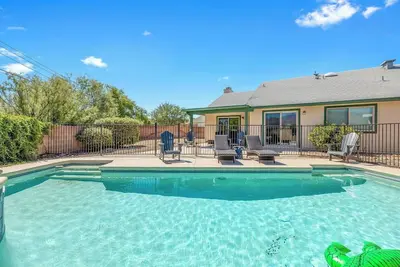 Image de Mtn Views:A Secluded & Spacious Retreat w/Pool&Spa