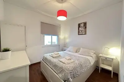 Image de Welcome to our beautiful apartment! Waiting for you we have one large bed in. . .