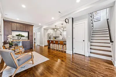 Image de Large Lux 6bd, 4ba Home +garage & patio