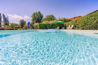 Agritourisme \"Agriturismo La Mora - Pesci\" avec piscine partagée, jardin privé et Wi-Fi