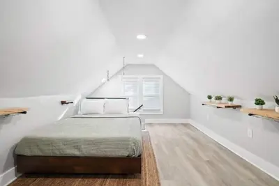 Image de Unique Boho Ohio City Loft Apt