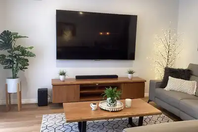 Image de Elegant & Comfortable…\n